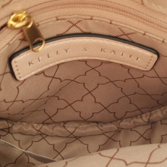 Kelly & Katie Circle Crossbody Bag - Picture 8 of 8